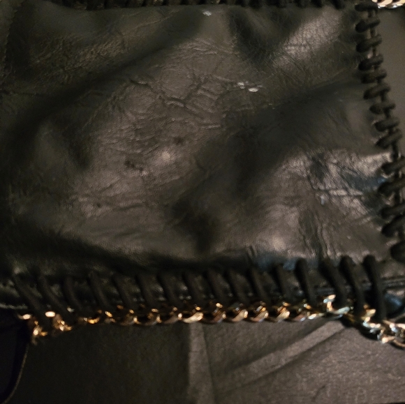 Small funky fringe purse with chain crossbody - Picture 5 of 6